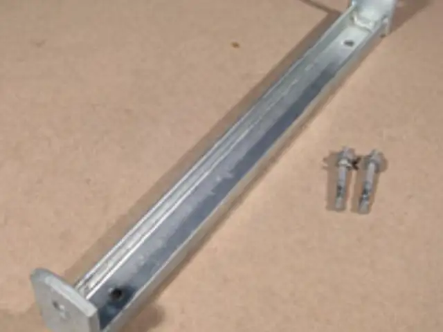 Vægbeslag for gitre på mur